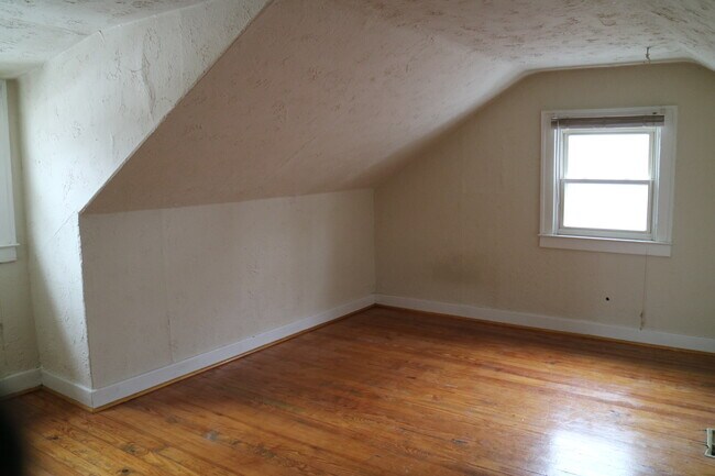 Building Photo - 224 Stratford Road