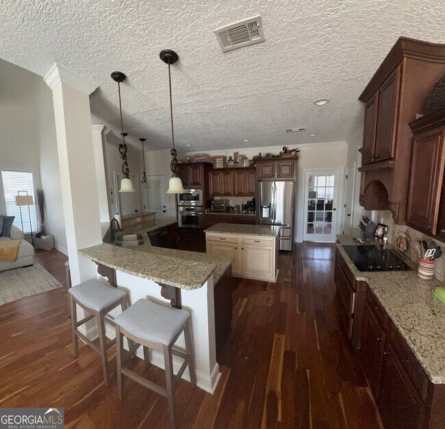 Foto del edificio - 305 Taylor Elaine Dr