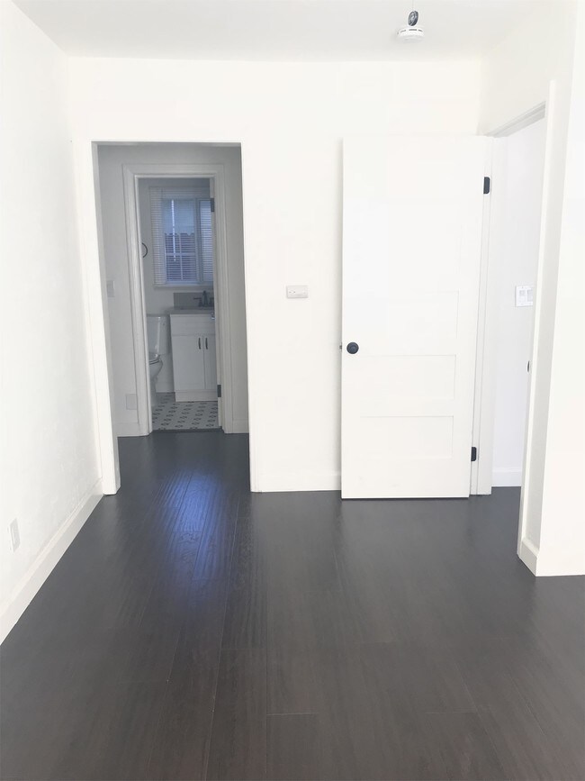 Foto del edificio - 1261 E 3rd St