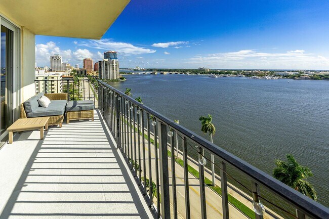 Building Photo - 1701 S Flagler Dr
