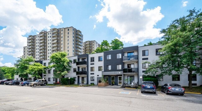 Building Photo - Adanac Crossing