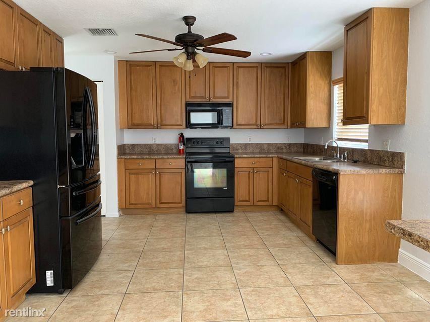 Primary Photo - 3 br, 2.5 bath House - 3290 Turtle Cv