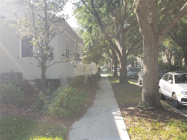 Building Photo - 906 Spring Park Loop