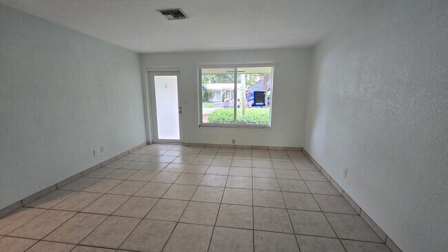 Foto del edificio - 1401-1405 NE 21st St