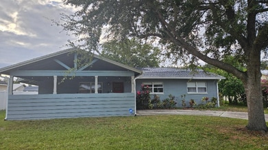 Building Photo - 415 Lochmond Dr
