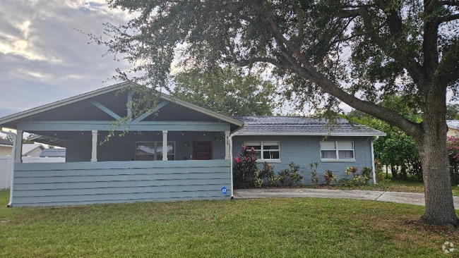 Building Photo - 415 Lochmond Dr