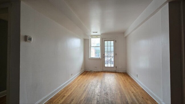 Foto del edificio - 2BR/1BA in West Ridge – In-Unit Laundry, A/C, Pet Friendly