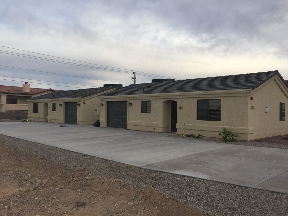 Primary Photo - Unfurnished Long Term