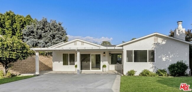 Building Photo - 914 Evergreen St