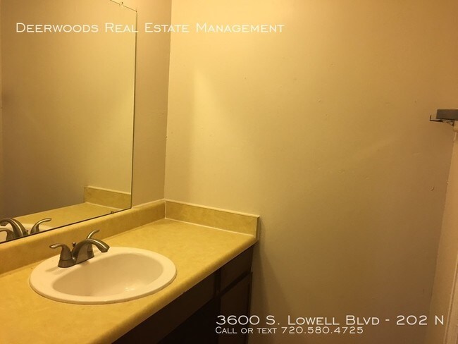 Foto del edificio - 3600 S Lowell Blvd