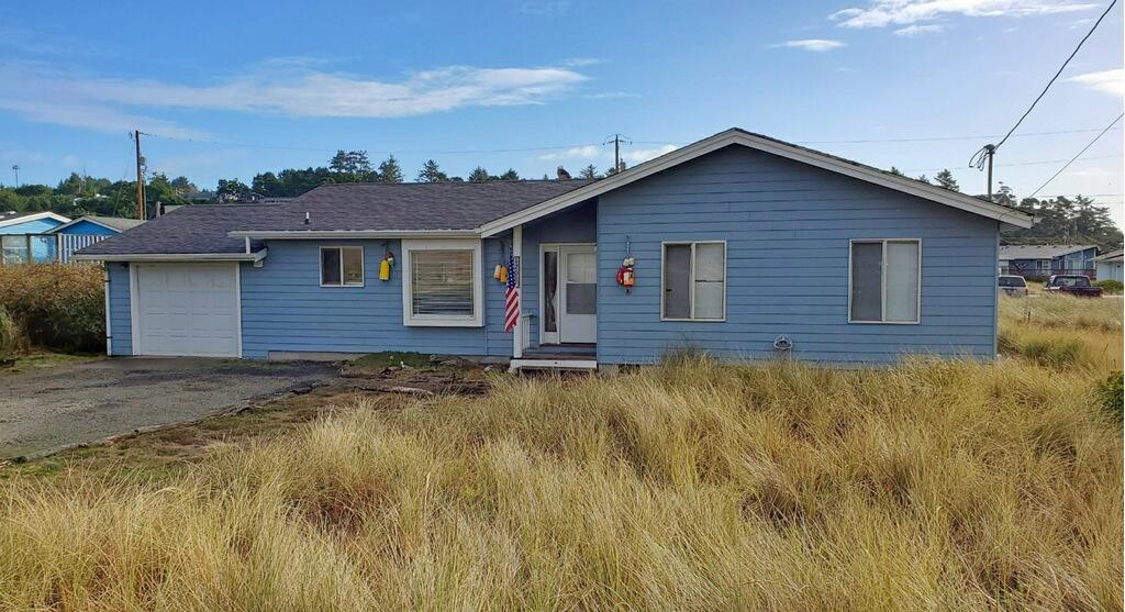 Primary Photo - 1205 NW Oceania Dr
