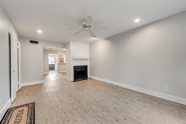 Foto del edificio - 4211 Newton Ave