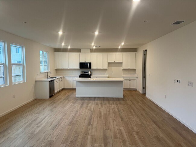 Building Photo - Brand New Home in Hughson!