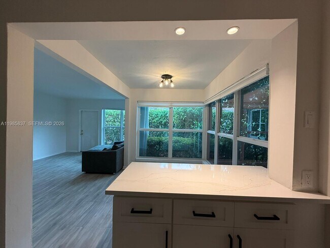 Building Photo - 1247 Marseille Dr