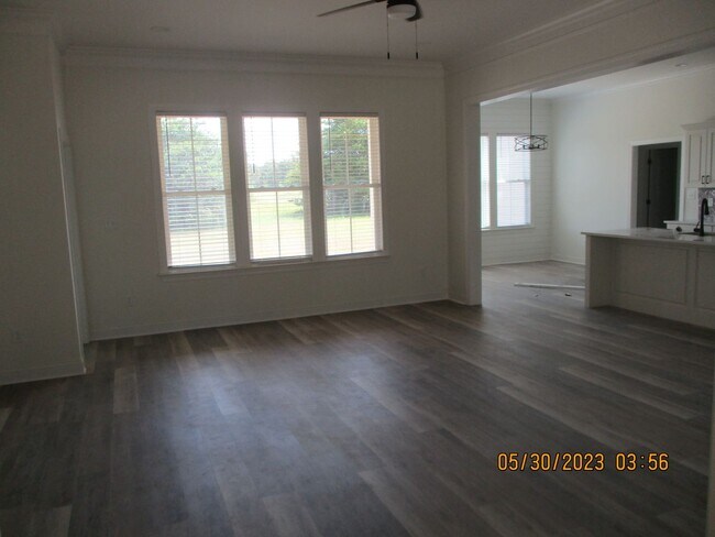 Building Photo - 158 Grand Island Dr