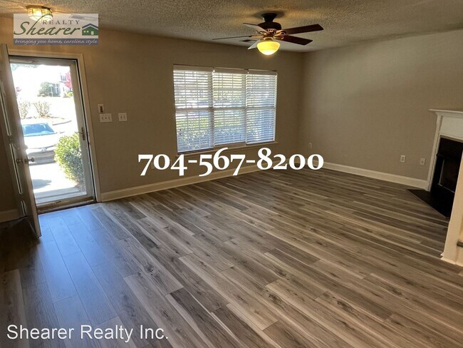 Foto del edificio - 2 br, 2.5 bath House - 15451 Asterwind Court