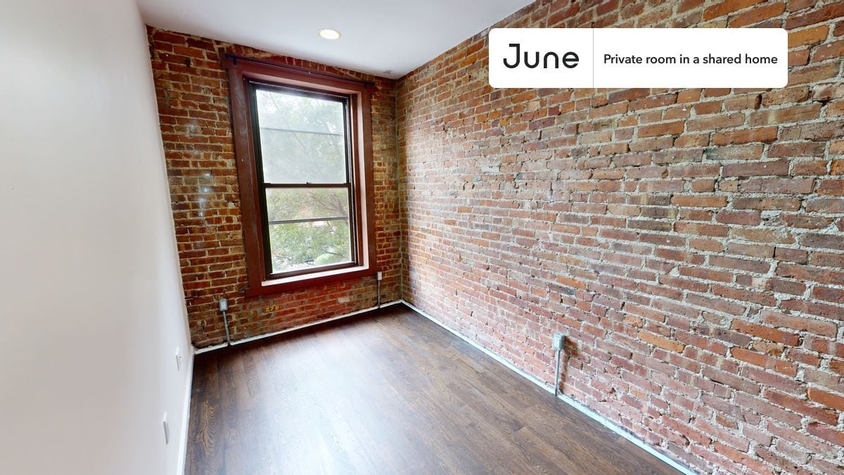 Private bedroom in 4 bed/2 bath Home - Private bedroom in 4 bed/2 bath Home