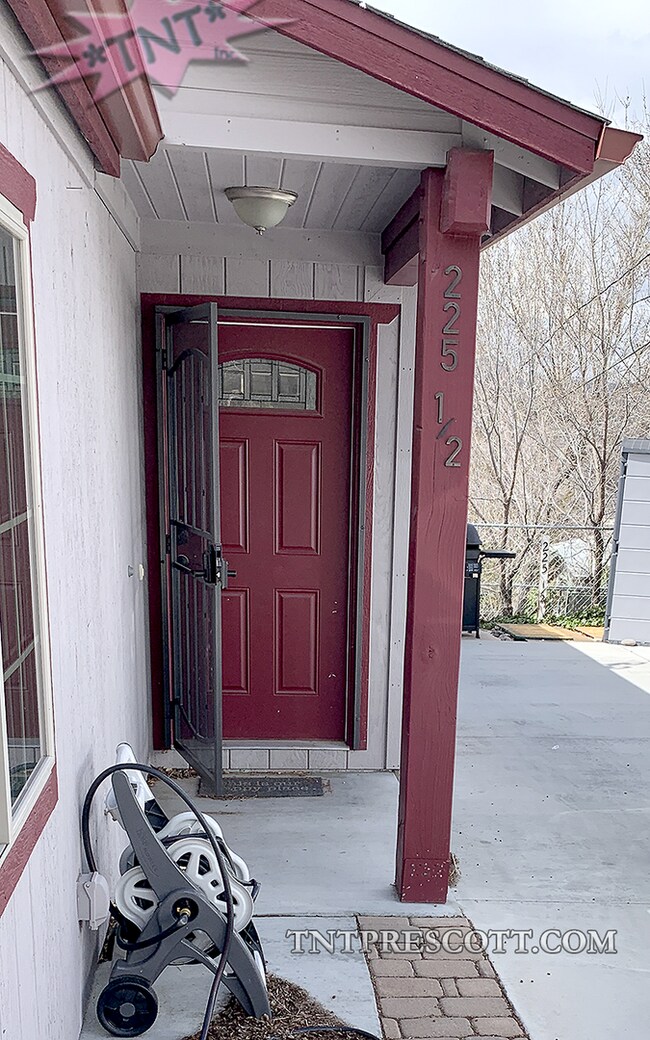 Building Photo - Guest Cottage In Downtown Prescott ~ HOLD