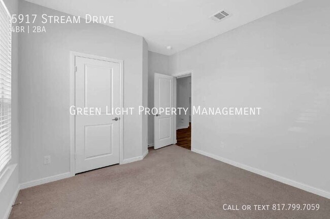 Foto del edificio - 5917 Stream Dr