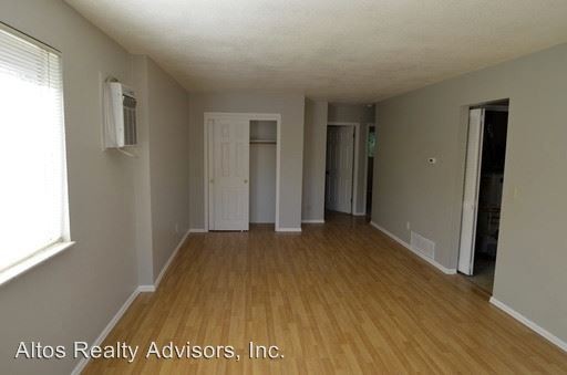 Foto del edificio - 6181-6187 S Sterne Pkwy