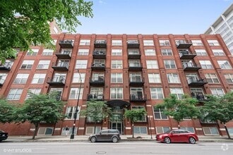 Building Photo - 420 S Clinton St