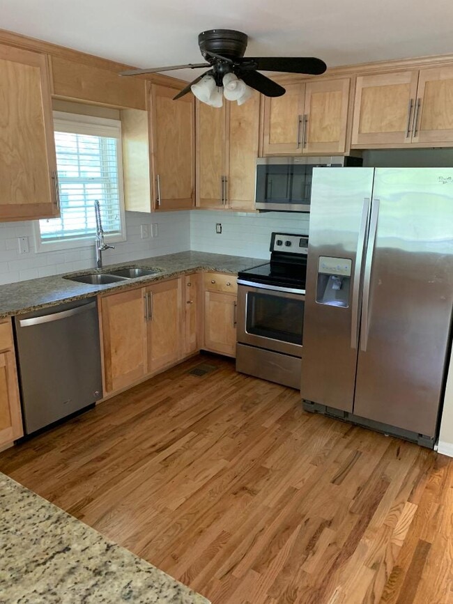 Updated Kitchen - 1734 Donald Lee Hollowell Pky NW