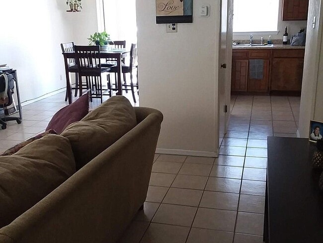 Foto del edificio - 2001 Amy Sue Dr