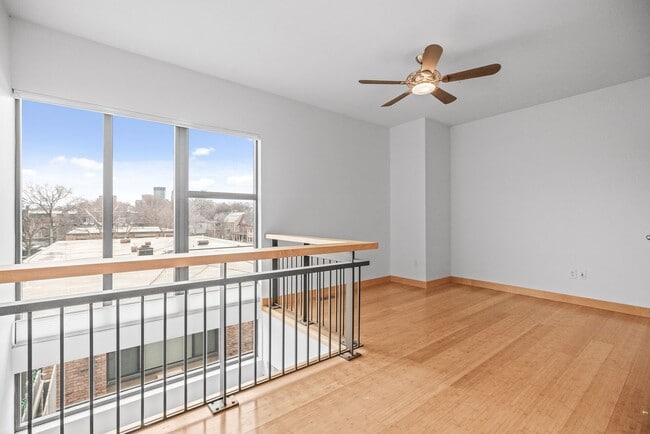 Foto del edificio - Spacious 2-Bed 2-Bath Condo in Minneapolis!