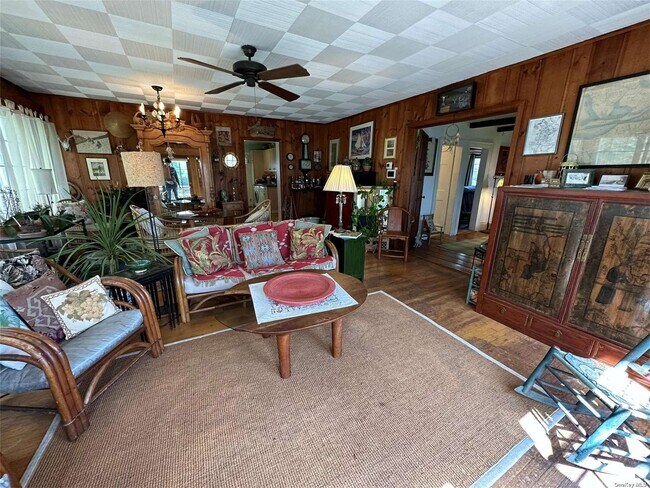 Foto del edificio - 165 Sterling St