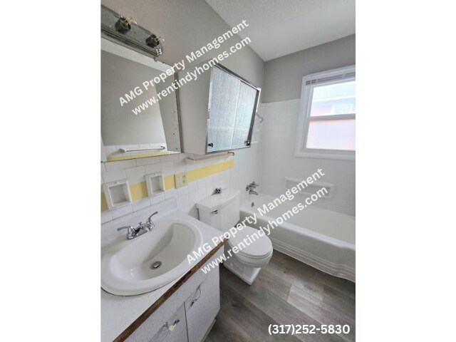 Foto del edificio - 6037 W 25th St