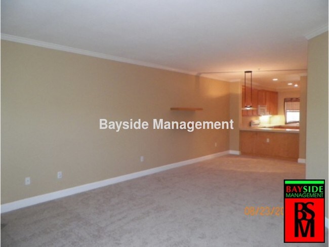 Building Photo - Updated Condo with Immaculately Kept Grounds