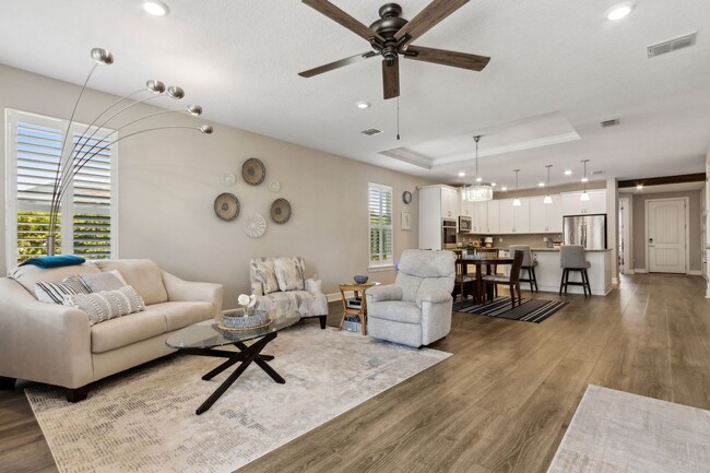 Building Photo - Stunning 3 Bedroom, 2.5 Bath Home with Upg...