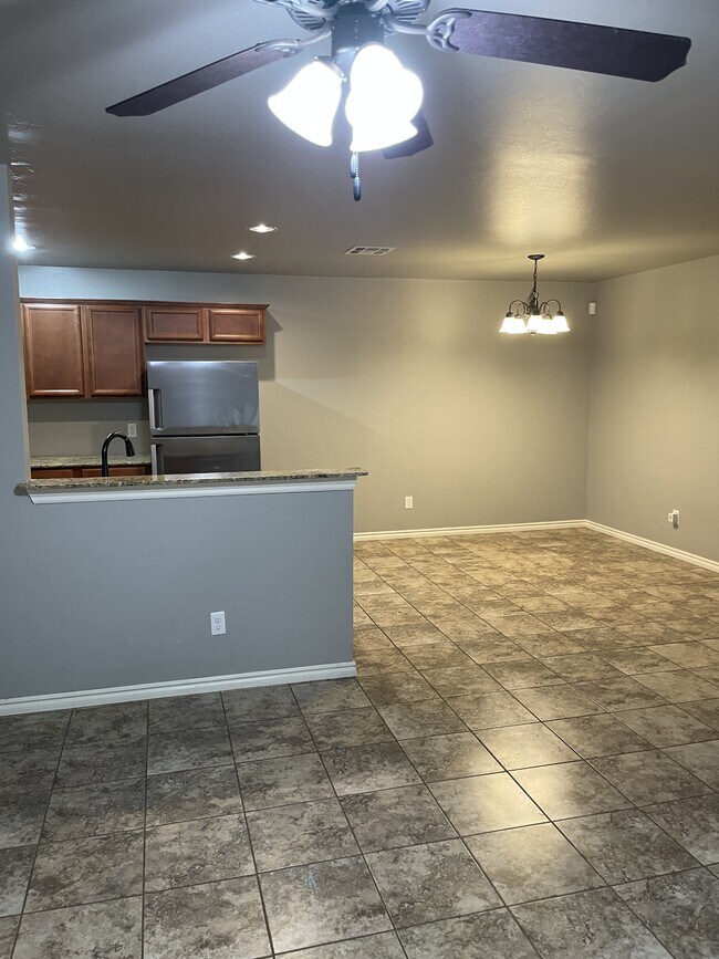 Building Photo - 117 Ashley Dr