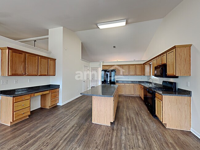 Building Photo - 336 Reliance Way NE