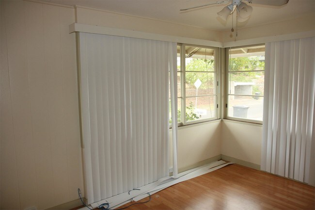 Foto del edificio - 99-563-563 Kaulainahee Pl