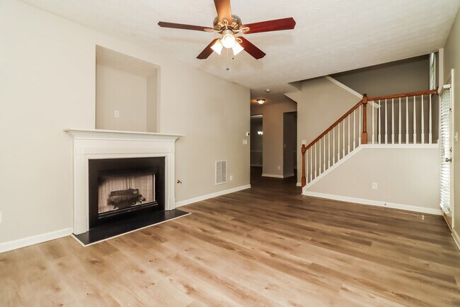 Foto del edificio - 7106 Hillcrest Chase Dr SW