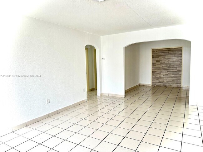 Foto del edificio - 3034 SW 7th St