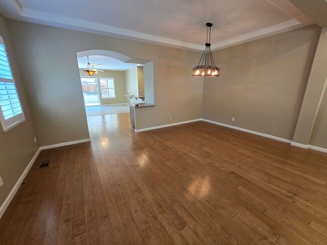Building Photo - Spacious Modern Home in Spanish Springs