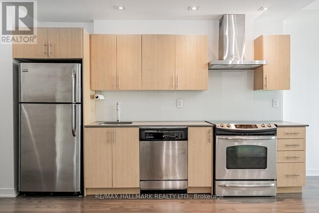 Photo du bâtiment - 1034 - 165 LEGION ROAD N