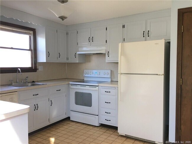 Building Photo - 19 Alison Ln