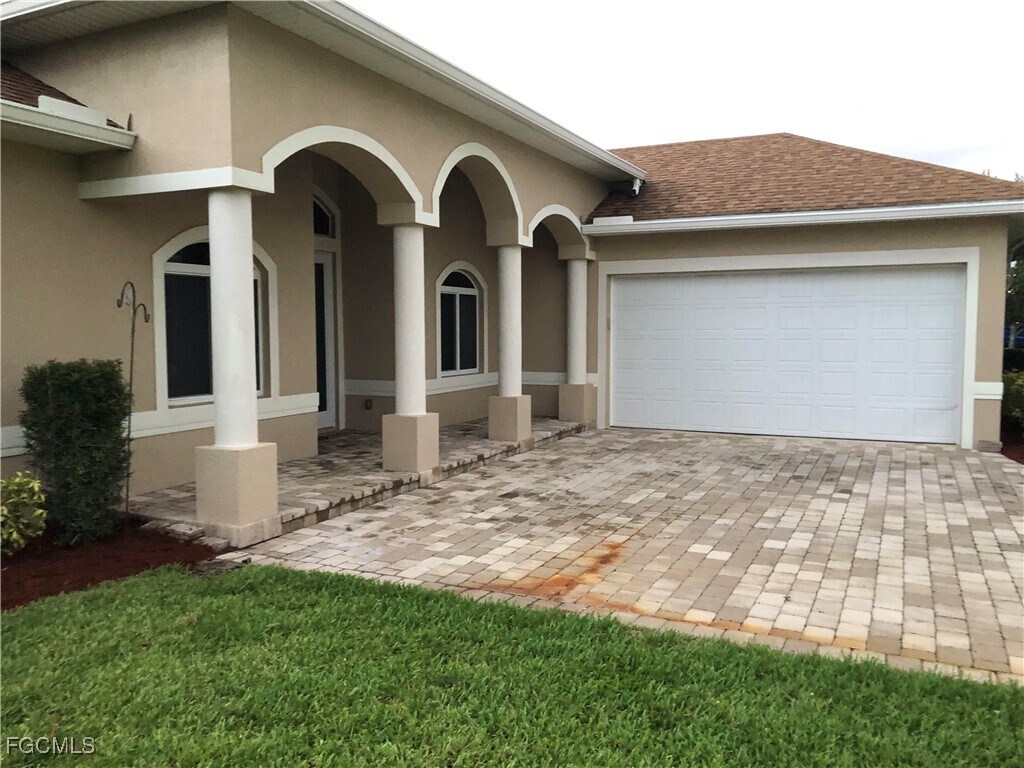 Foto principal - 806 SW 9th Ct