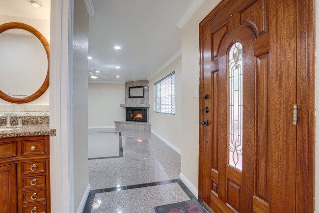 Foto del edificio - 10645 Western Ave