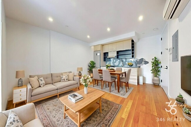 Building Photo - Myrtle Avenue