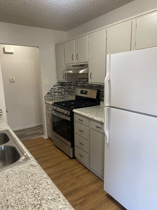 Foto del edificio - 7404 Fir Ave