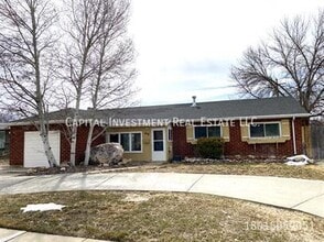 Building Photo - 616 E 5600 S