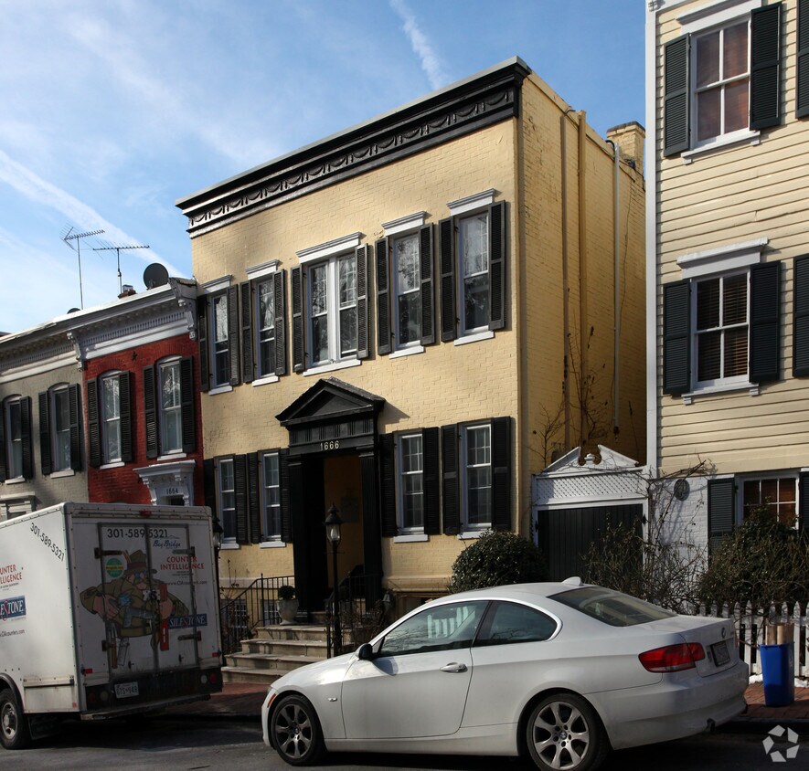 Foto del edificio - 1666 32nd St NW