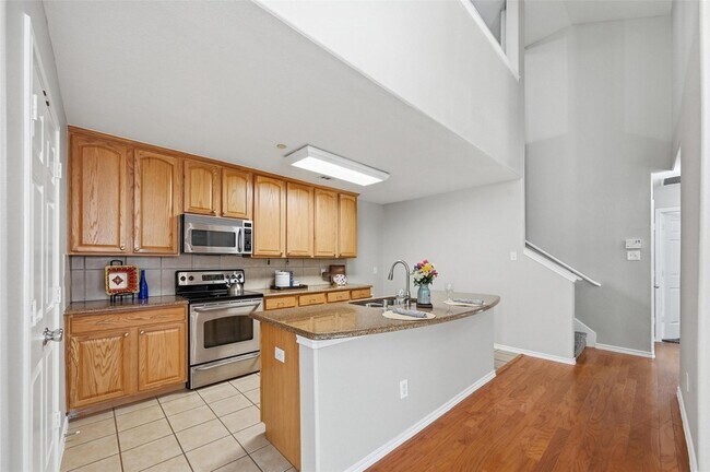 Foto del edificio - 9842 Wake Bridge Dr