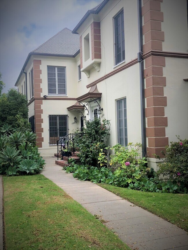 Front - 1248 S La Jolla Ave