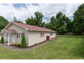 Building Photo - 1801 Indian Ridge Rd