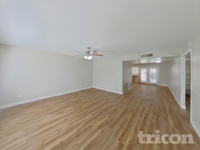 Building Photo - 6035 N 31st Ave